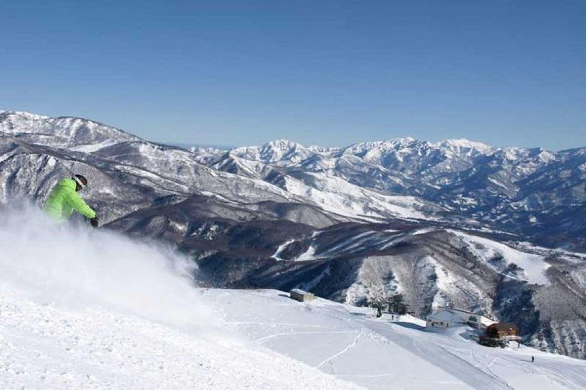 Hakuba Hotel Ougiya Экстерьер фото